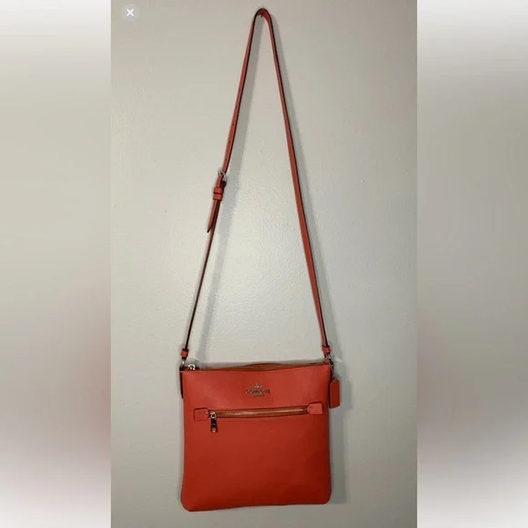 EUC Coach Rowan File Bag in Cross-Grain Leather - Picture 4 of 12